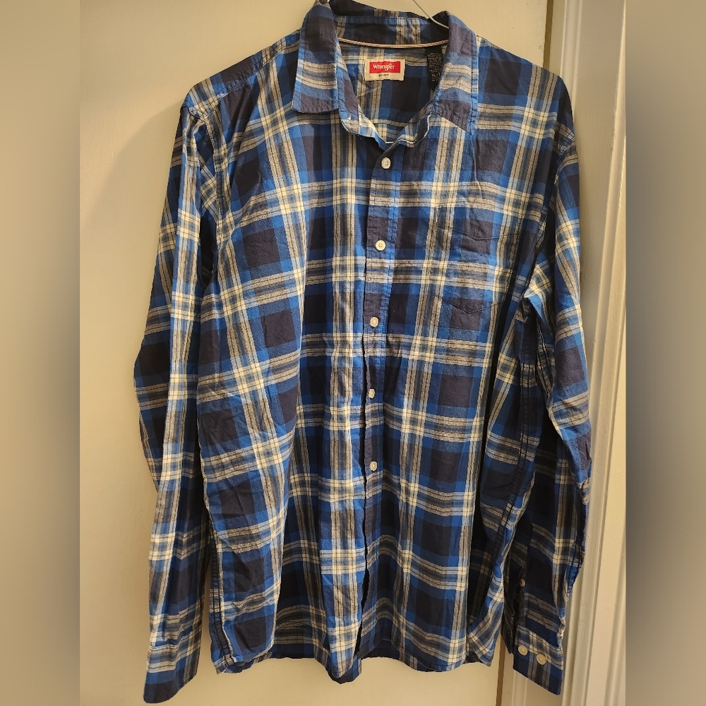 Wrangler Button up Shirt. Size xl. Preloved